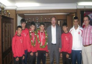 2 boksörümüz milli takımda